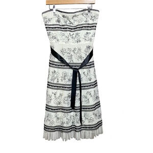 BCBG Max Azria Black Embroidered Floral Dress with White Tulle &‎ Lined Size 10
